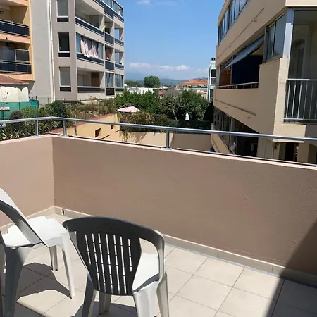 Charmant F1 Centre Avec Piscine Apartment Mandelieu-la-Napoule